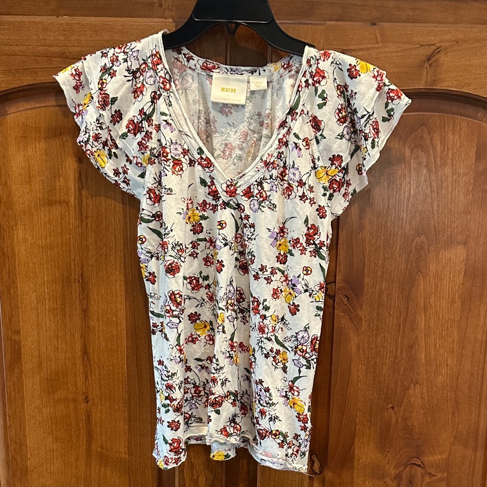Maeve White Floral V-Neck Short Sleeve Tee